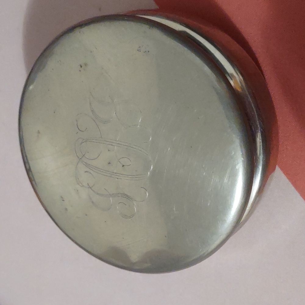 Engraved Silver Trinket Box - Picture 1 of 3